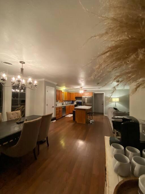Large Modern Family Home! Soncy Екстериор снимка